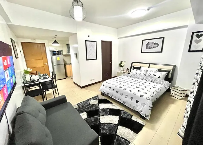 Two Palm Tree Villas Newport-elegante Condotel Type Aparthotel Manila