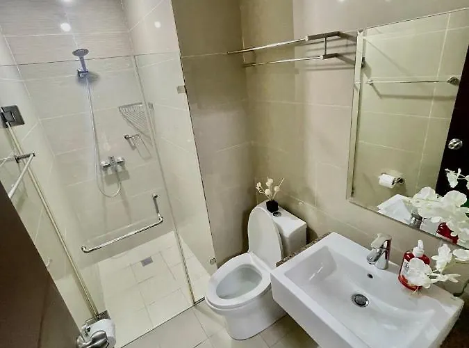 Two Palm Tree Villas Newport-elegante Condotel Type Aparthotel Manila